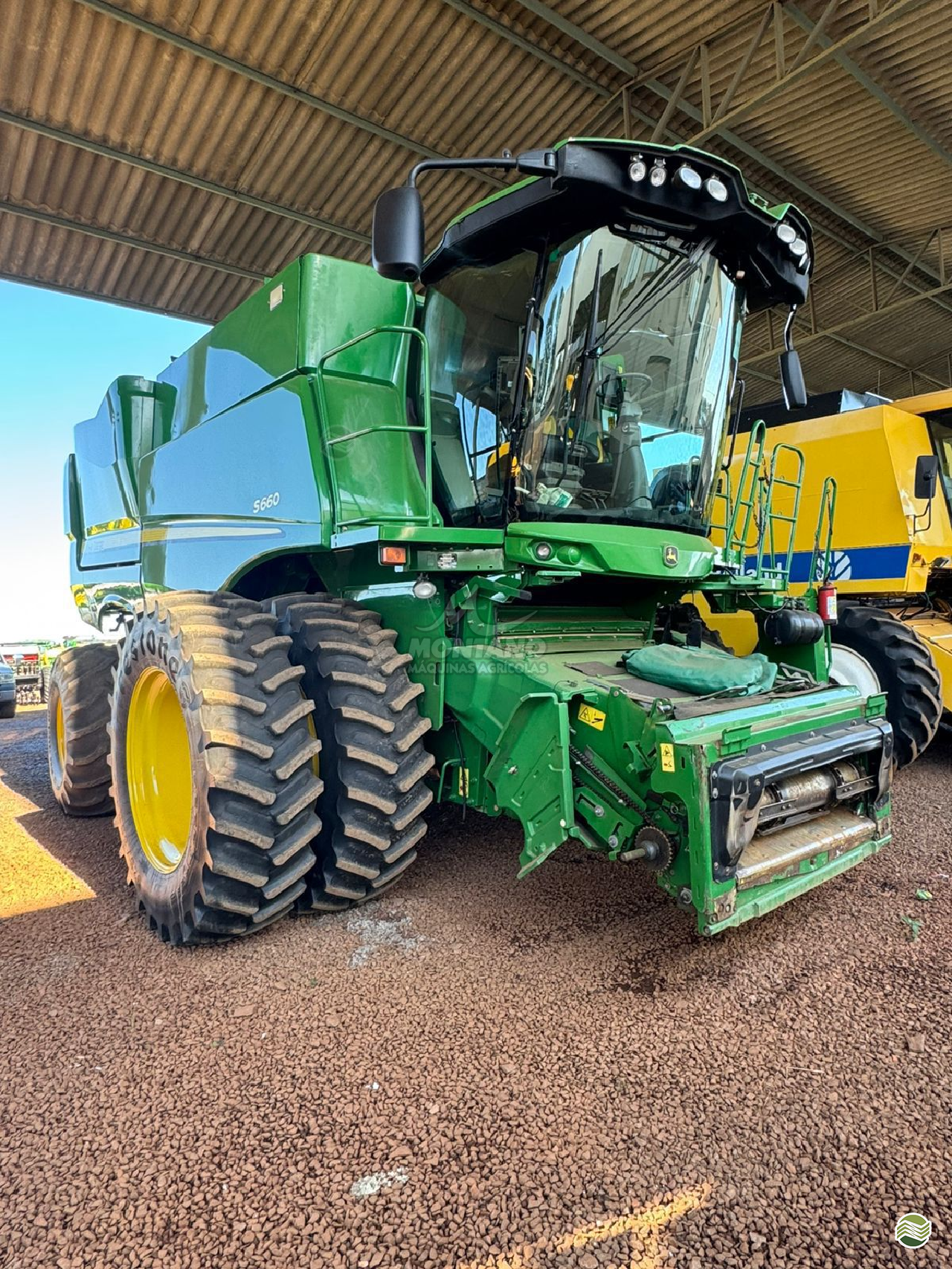 COLHEITADEIRA JOHN DEERE JOHN DEERE S660 Montano Máquinas Agrícolas LAGOA VERMELHA RIO GRANDE DO SUL RS
